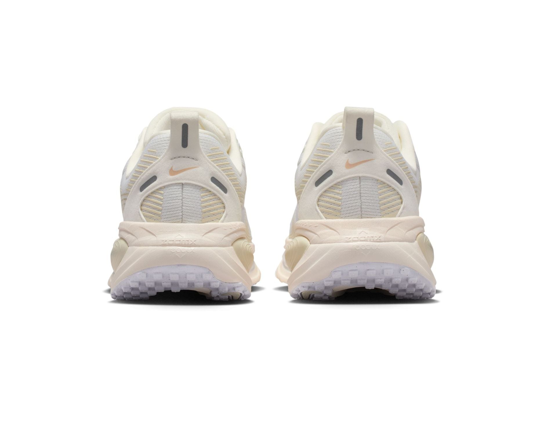 Nike Vomero 18 ESS Womens Running Shoes